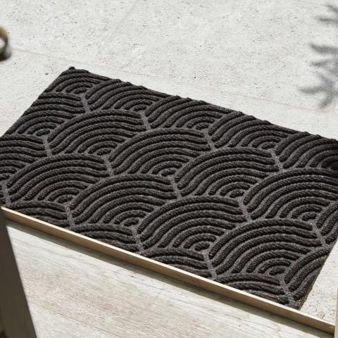 Dune Waves Scraper Doormats in Dark Brown